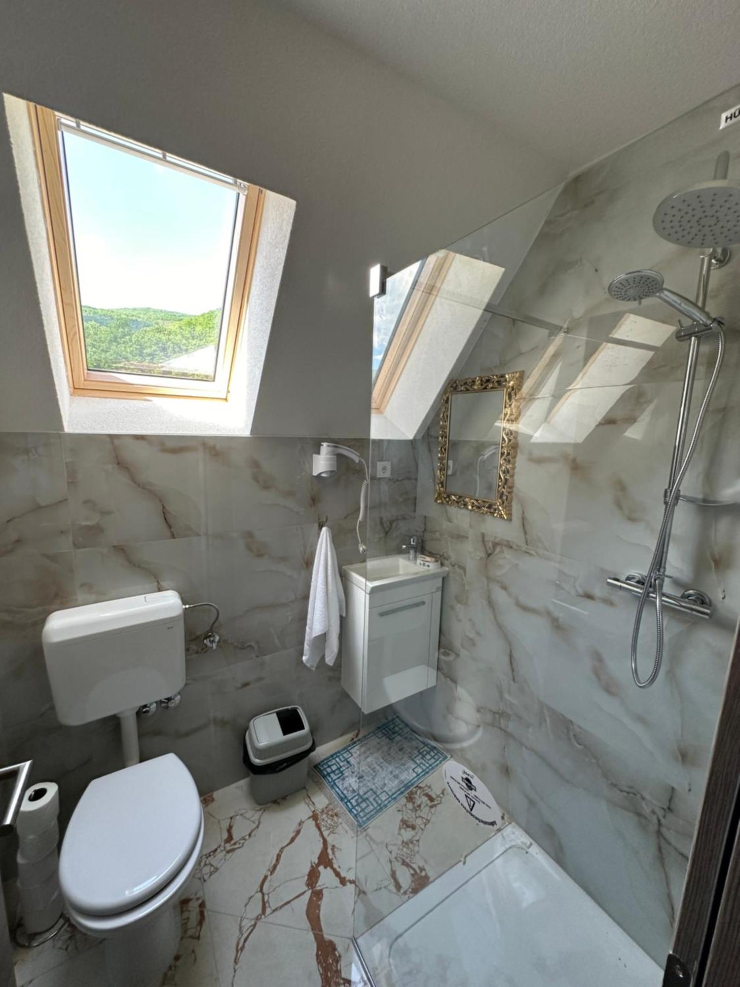 Bungalow House - 5 Rooms Zolaci Buitenkant foto